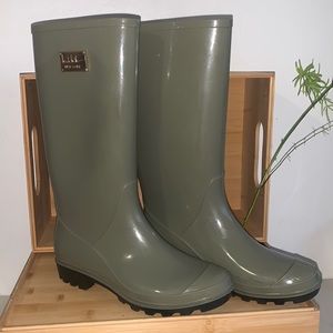 Gray Nicole Miller Rainboots Size 7